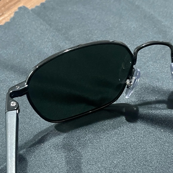 Ray-Ban Black Sunglasses with Case - Picture 9 of 10